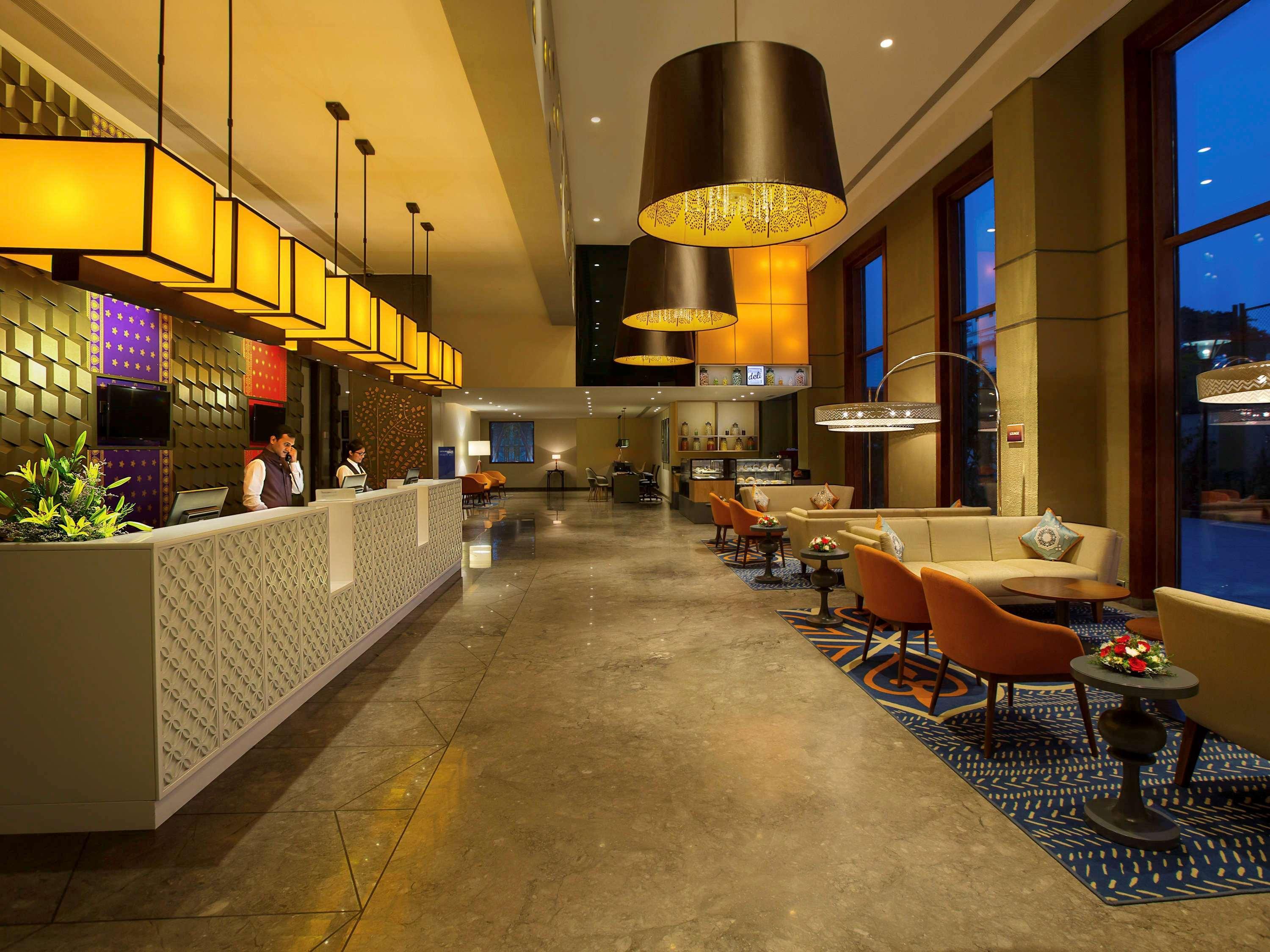 Grand Mercure Mysore - An Accor Brand Exteriör bild The lounge at the airport