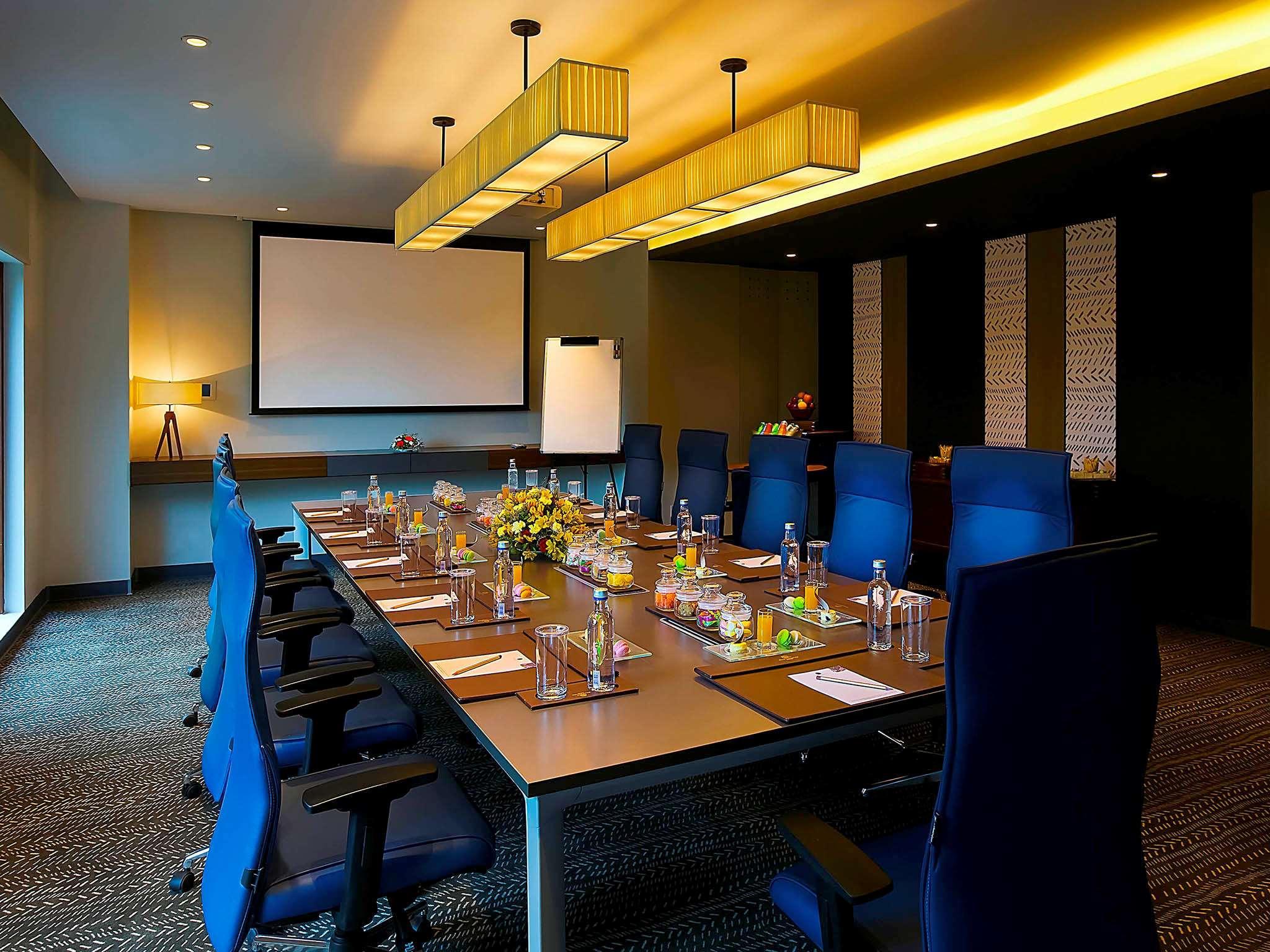 Grand Mercure Mysore - An Accor Brand Exteriör bild Meeting room at the Westin Mumbai