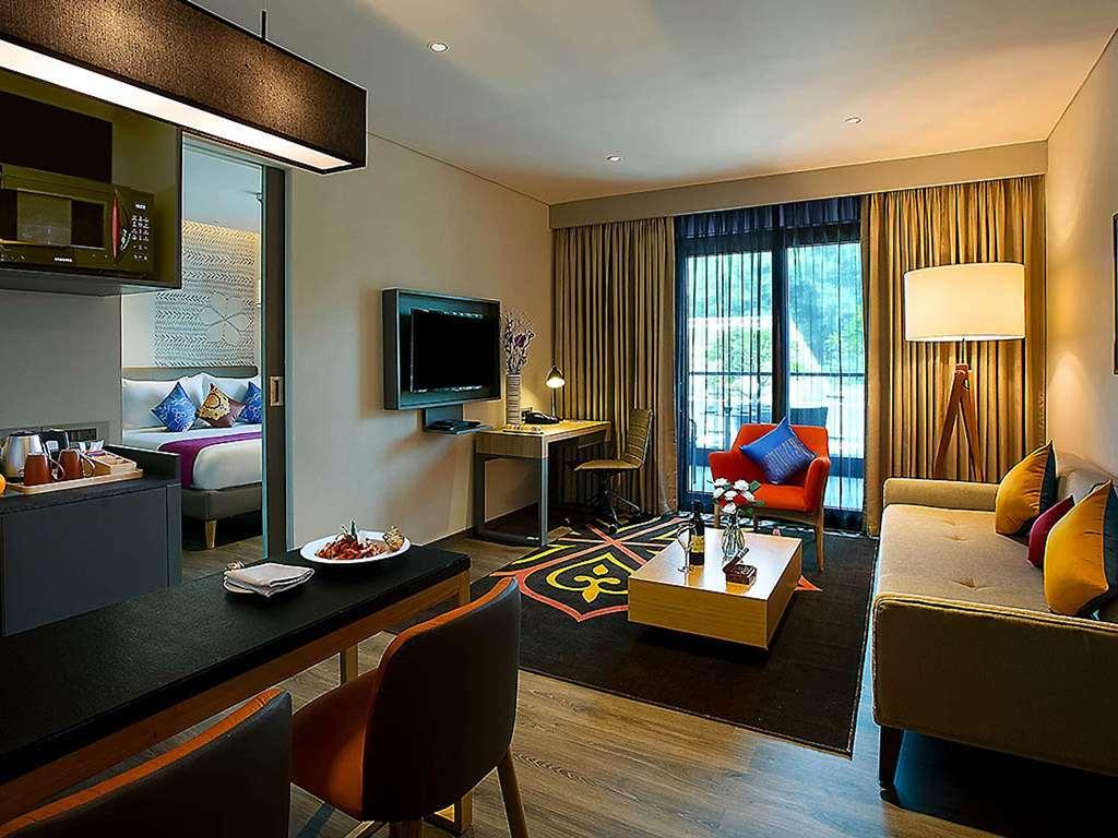 Grand Mercure Mysore - An Accor Brand Rum bild A typical suite at the hotel