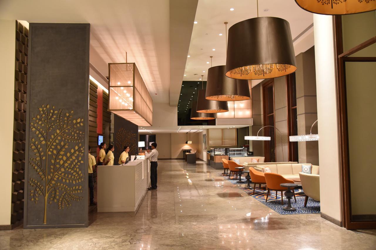 Grand Mercure Mysore - An Accor Brand Exteriör bild The lobby of the hotel
