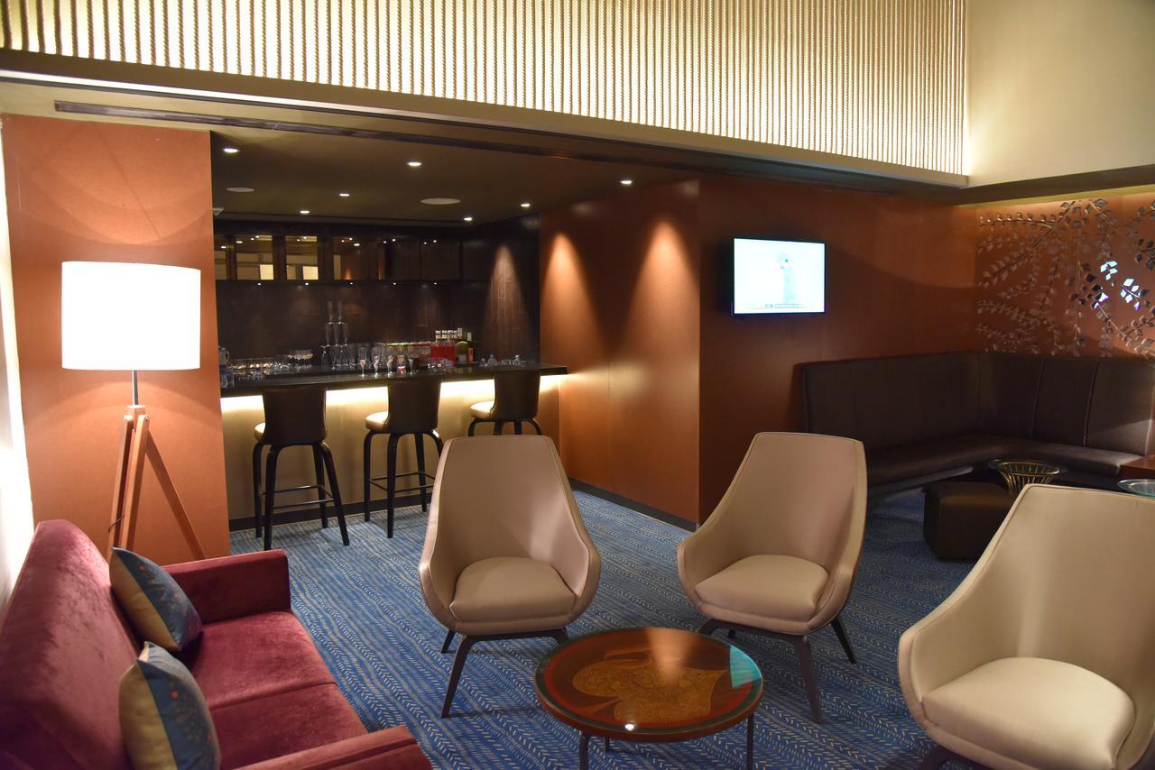 Grand Mercure Mysore - An Accor Brand Exteriör bild The lounge at the airport