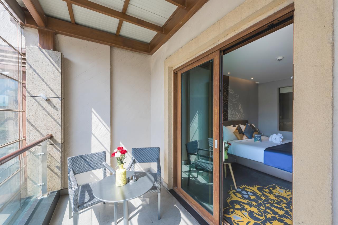 Grand Mercure Mysore - An Accor Brand Exteriör bild Deluxe Room with private balcony