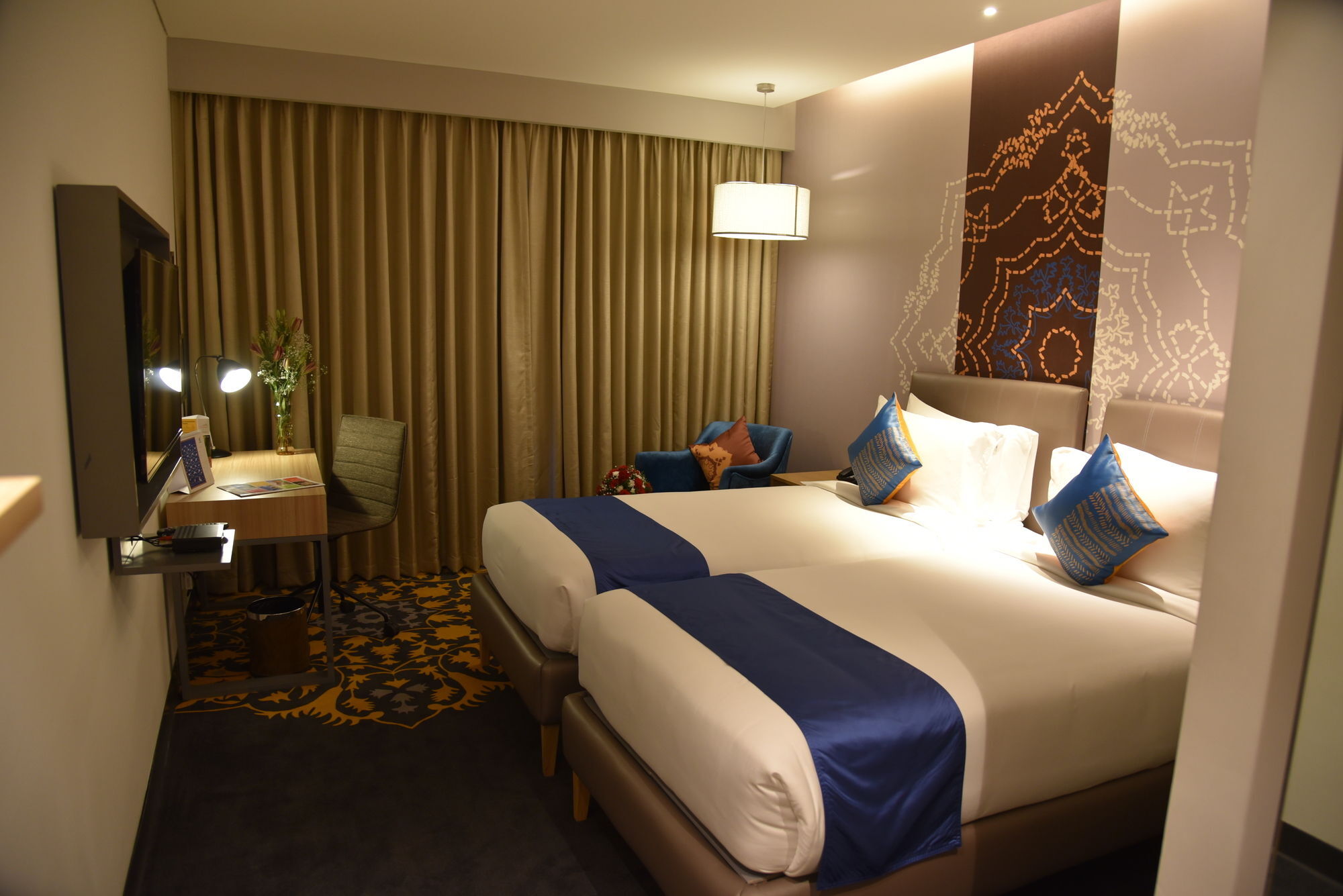 Grand Mercure Mysore - An Accor Brand Exteriör bild Deluxe room
